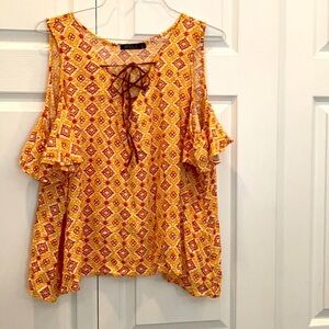 # 2XL Cold shoulder top - RUNS SMALL